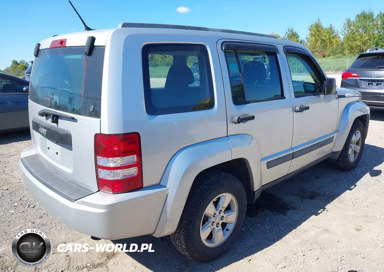 2011 Jeep Liberty Sport VIN:1J4PN2GK7BW523786 - 4