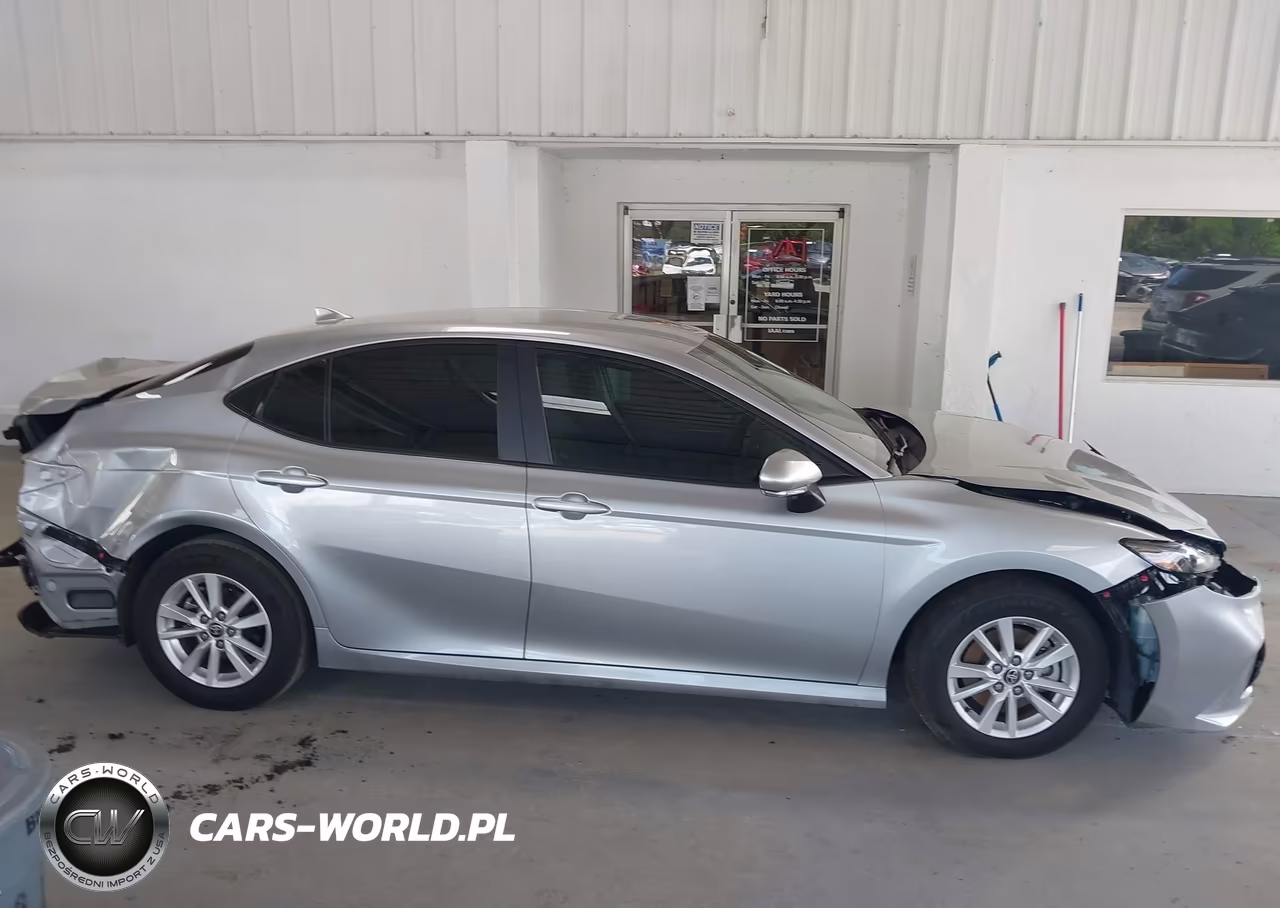 2025 Toyota Camry Le VIN:4T1DAACK0SU173025 - 14