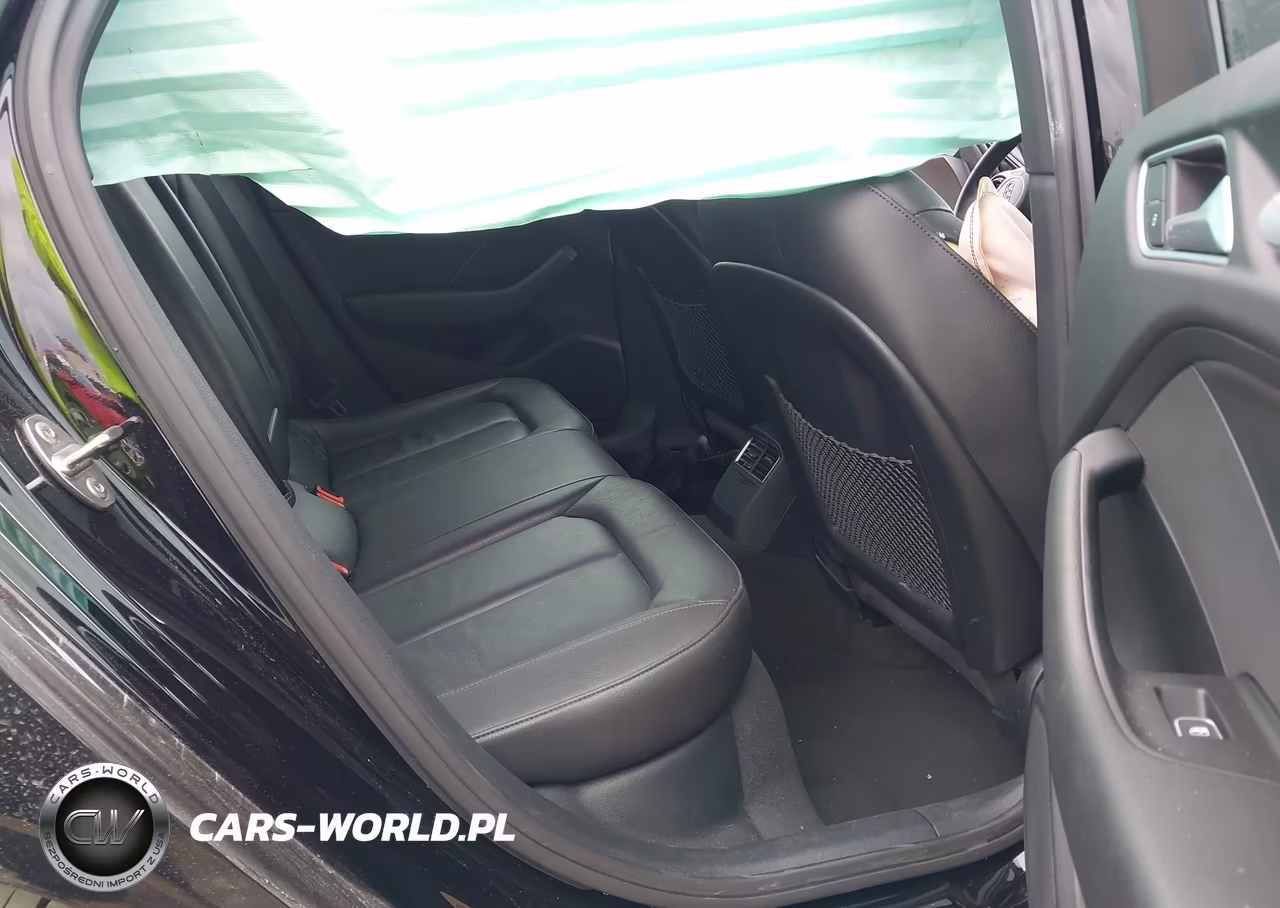 2017 Audi A3 2.0T Premium VIN:WAUGUGFF2H1058234 - 8