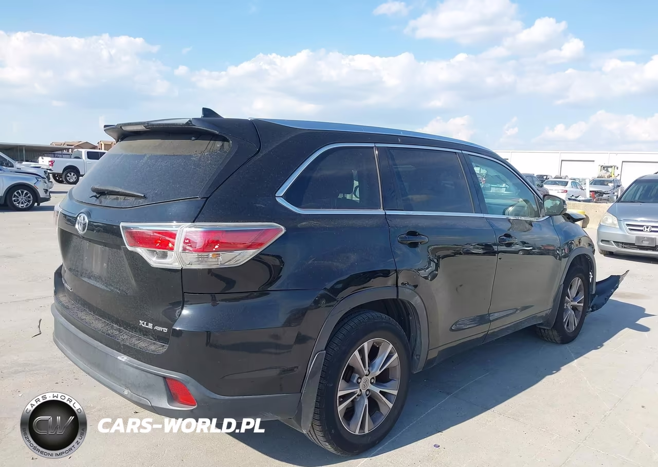 2015 Toyota Highlander Xle V6 VIN:5TDJKRFH8FS073820 - 4