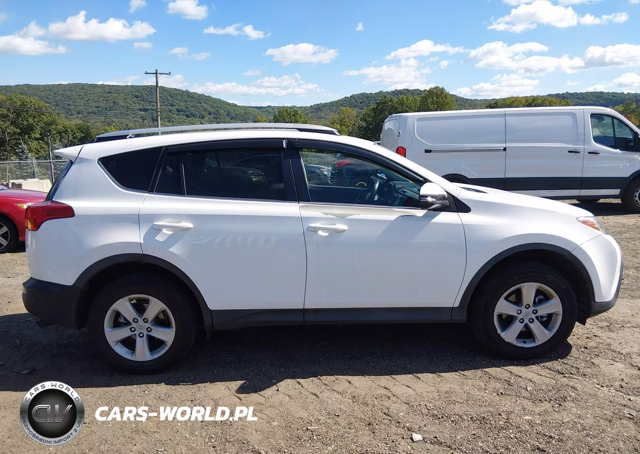 2014 Toyota Rav4 Xle VIN:2T3RFREV2EW193639 - 13