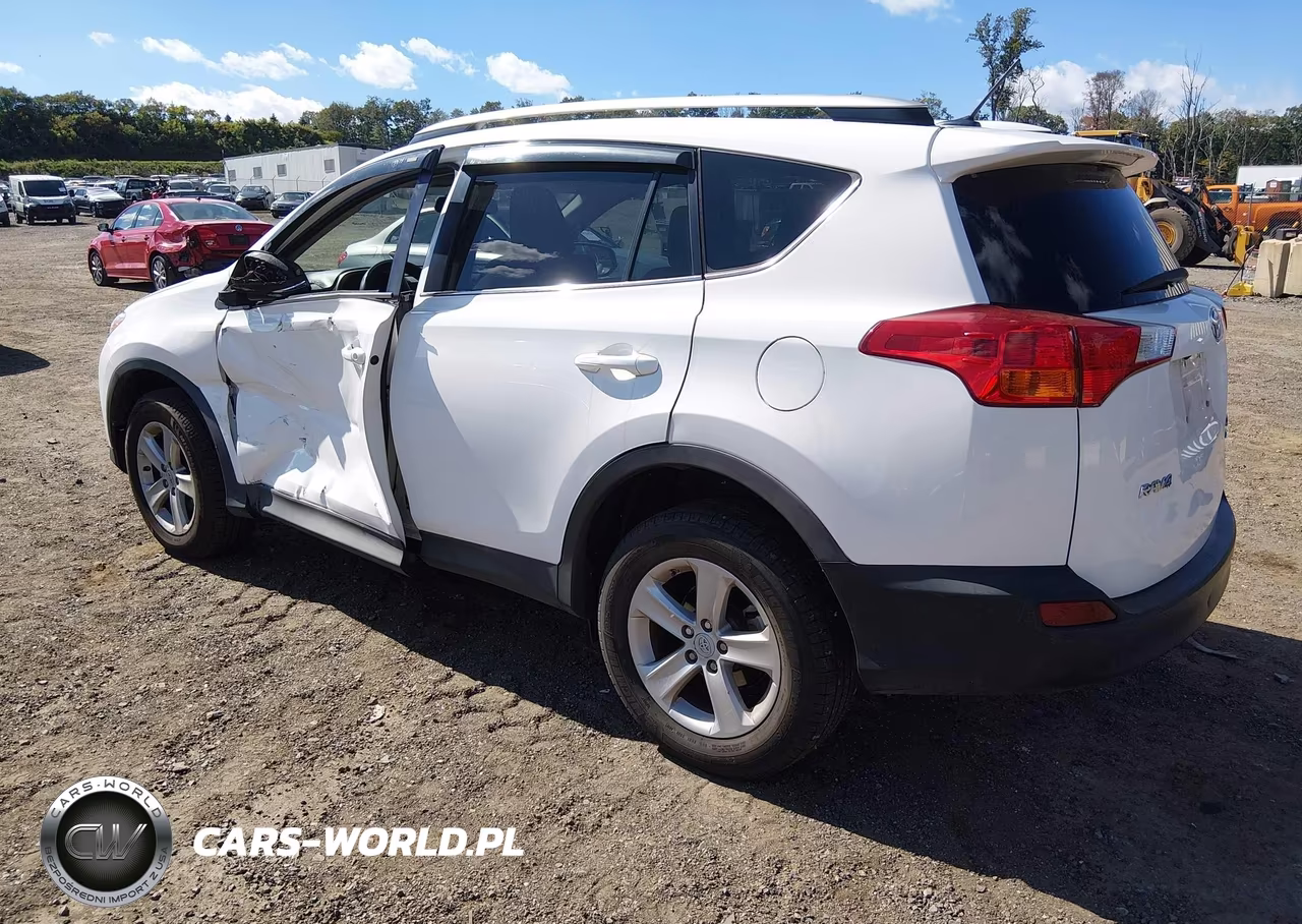 2014 Toyota Rav4 Xle VIN:2T3RFREV2EW193639 - 3