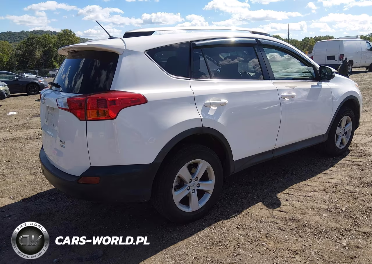 2014 Toyota Rav4 Xle VIN:2T3RFREV2EW193639 - 4
