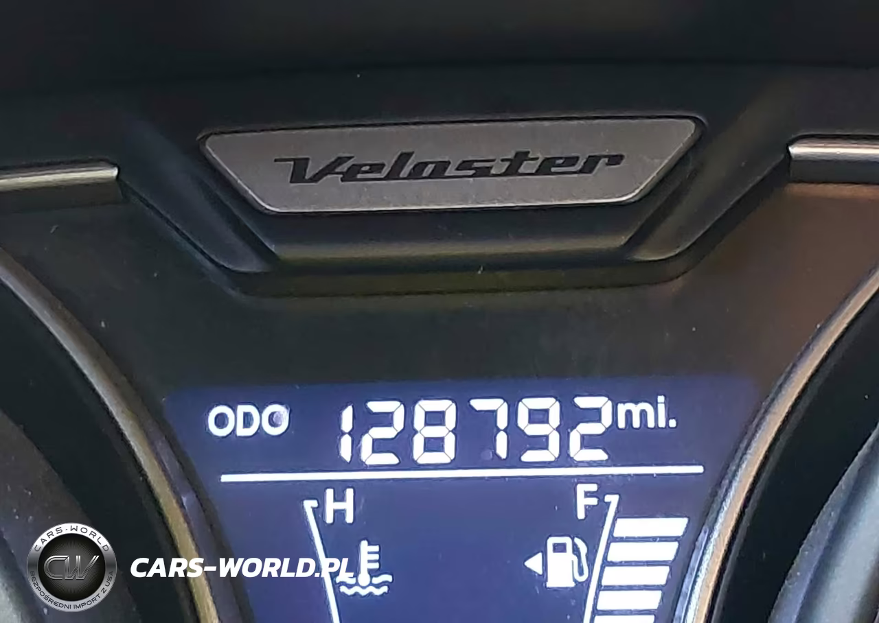 2015 Hyundai Veloster Turbo VIN:KMHTC6AE9FU233390 - 16
