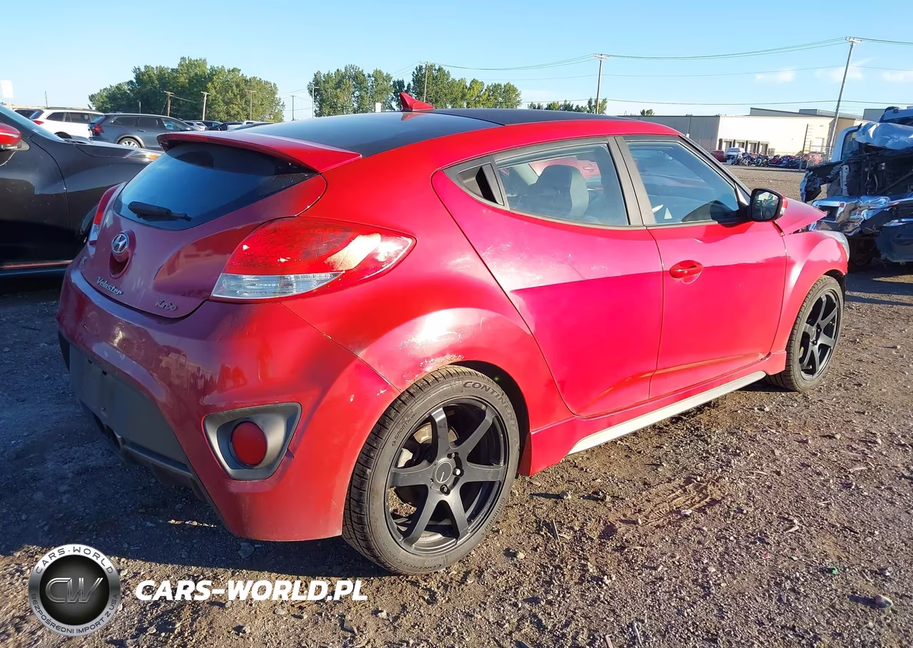 2015 Hyundai Veloster Turbo VIN:KMHTC6AE9FU233390 - 4