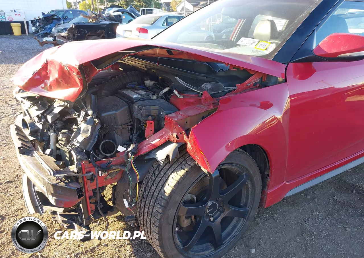2015 Hyundai Veloster Turbo VIN:KMHTC6AE9FU233390 - 6
