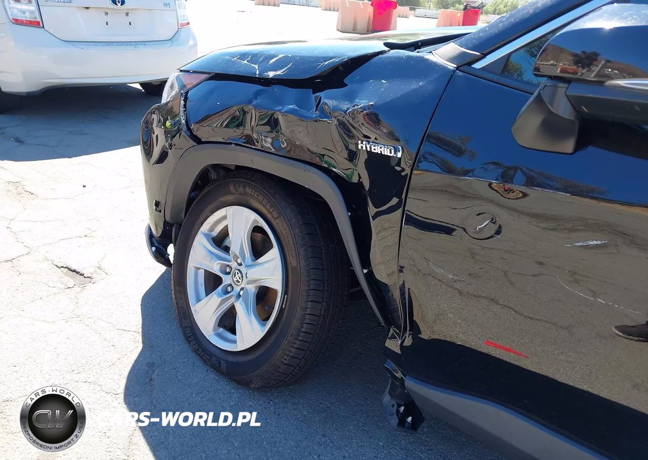 2021 Toyota Rav4 Hybrid Xle VIN:2T3RWRFV8MW116819 - 17