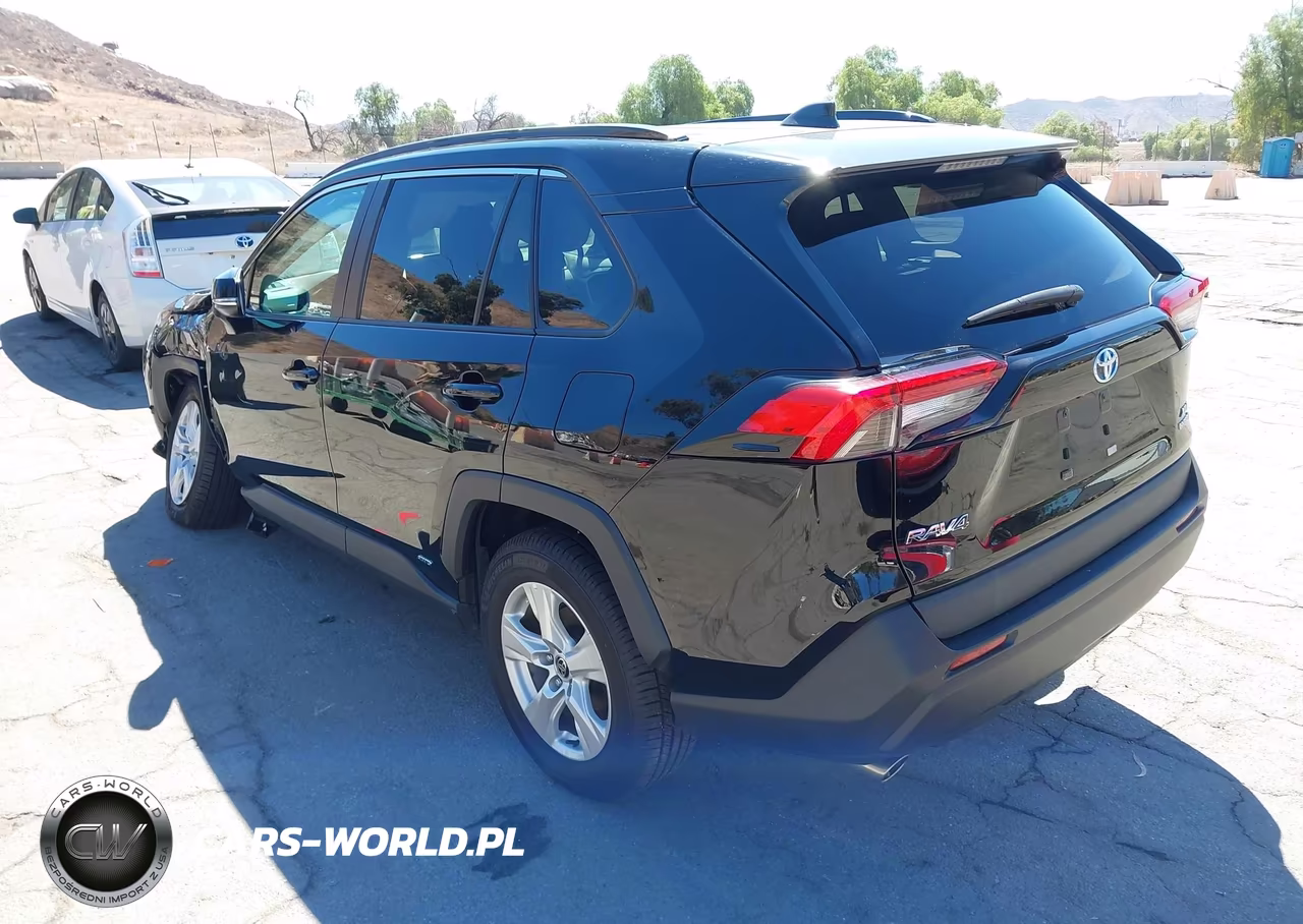 2021 Toyota Rav4 Hybrid Xle VIN:2T3RWRFV8MW116819 - 3