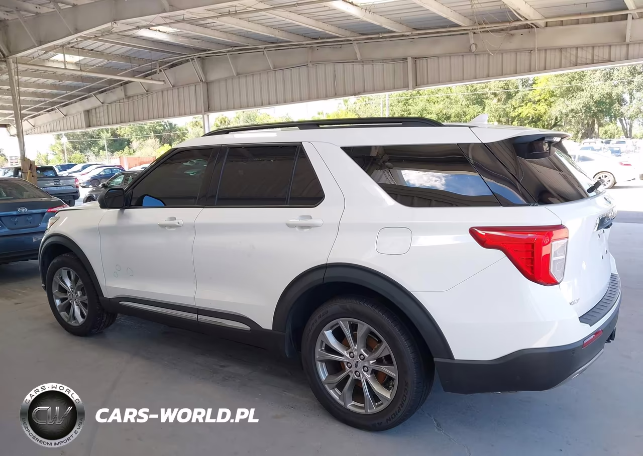 2022 Ford Explorer Xlt VIN:1FMSK7DH6NGA74335 - 14