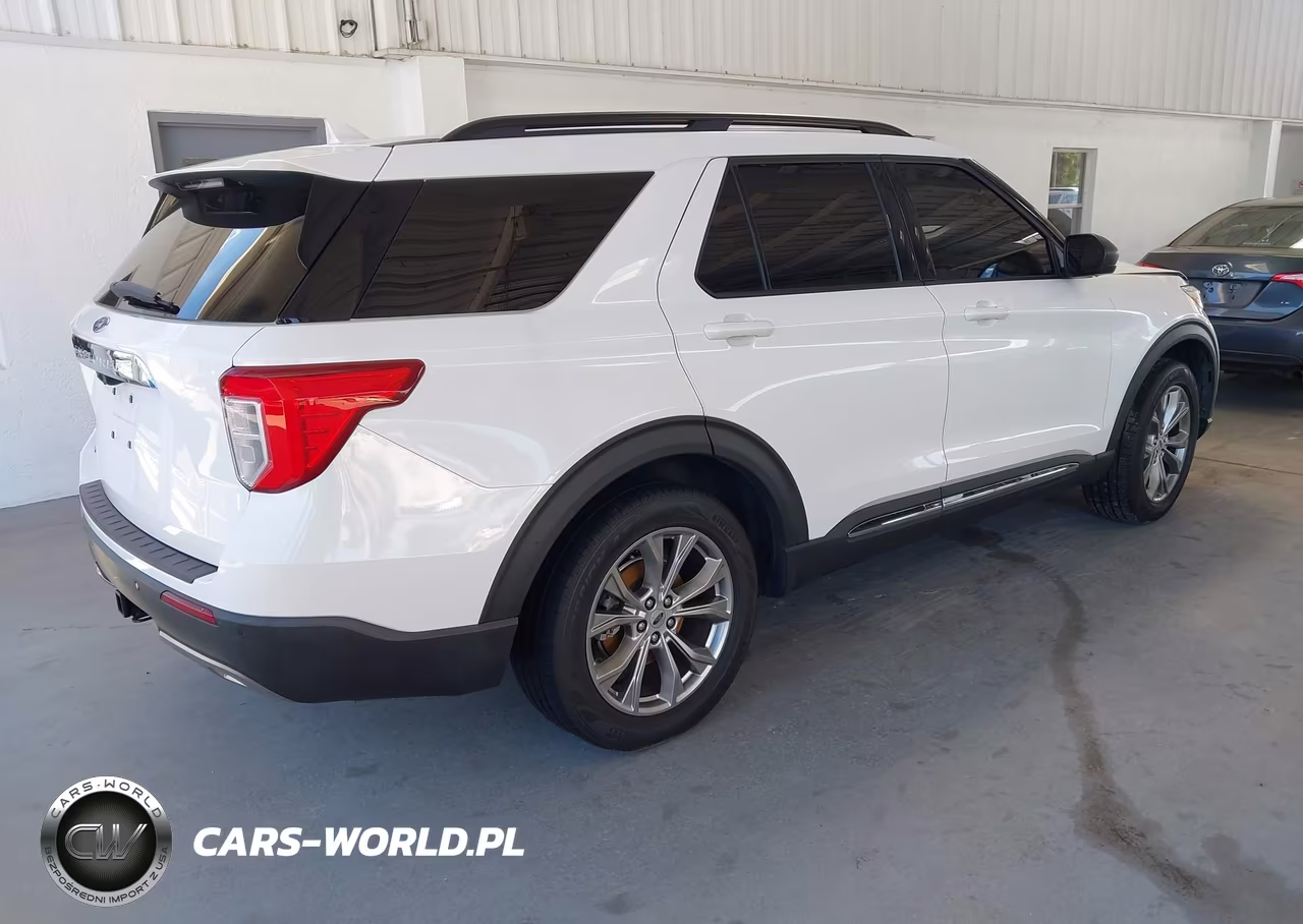 2022 Ford Explorer Xlt VIN:1FMSK7DH6NGA74335 - 4