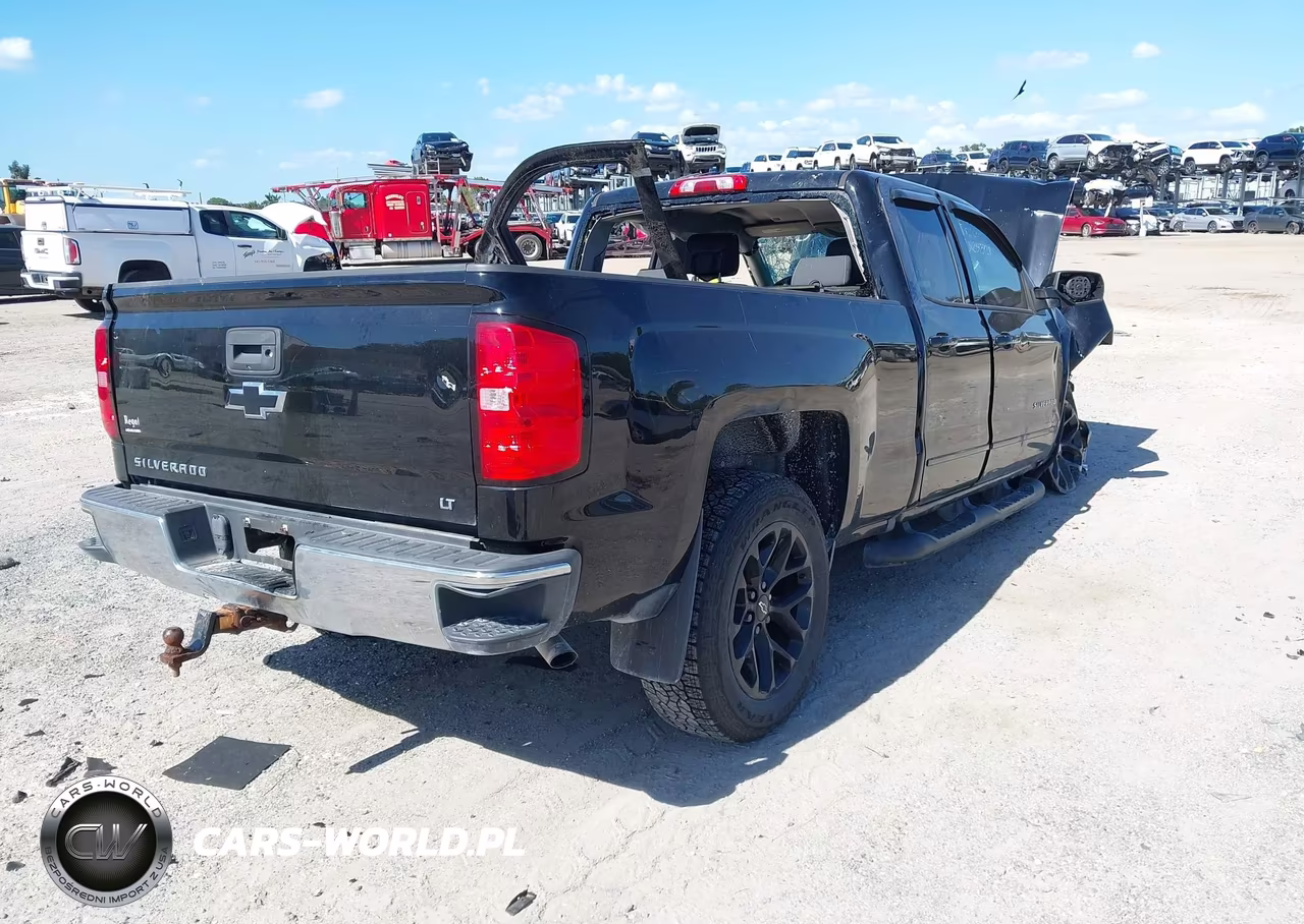 2018 Chevrolet Silverado 1500 1Lt VIN:2GCRCREC7J1101760 - 4