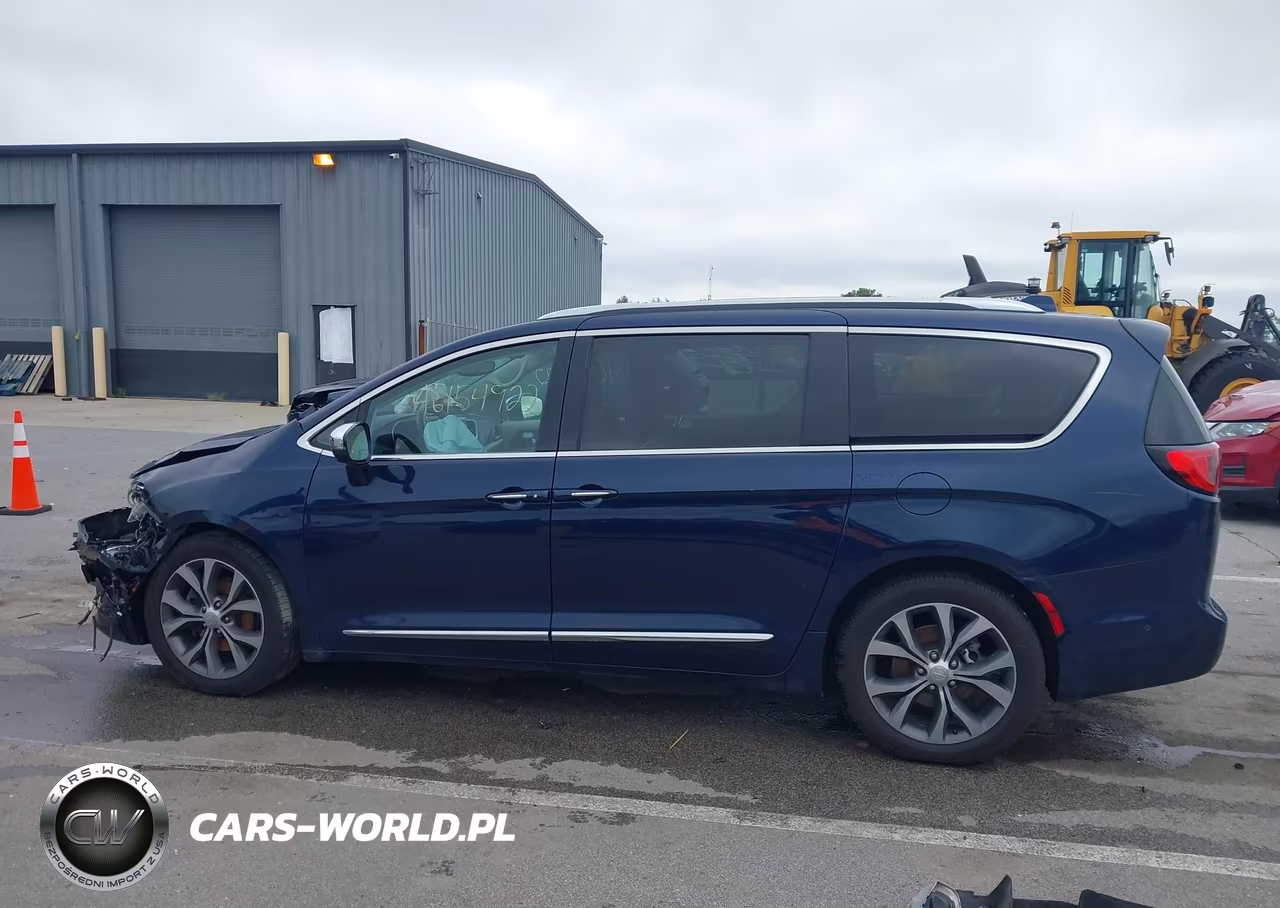2017 Chrysler Pacifica Limited VIN:2C4RC1GG9HR689254 - 14