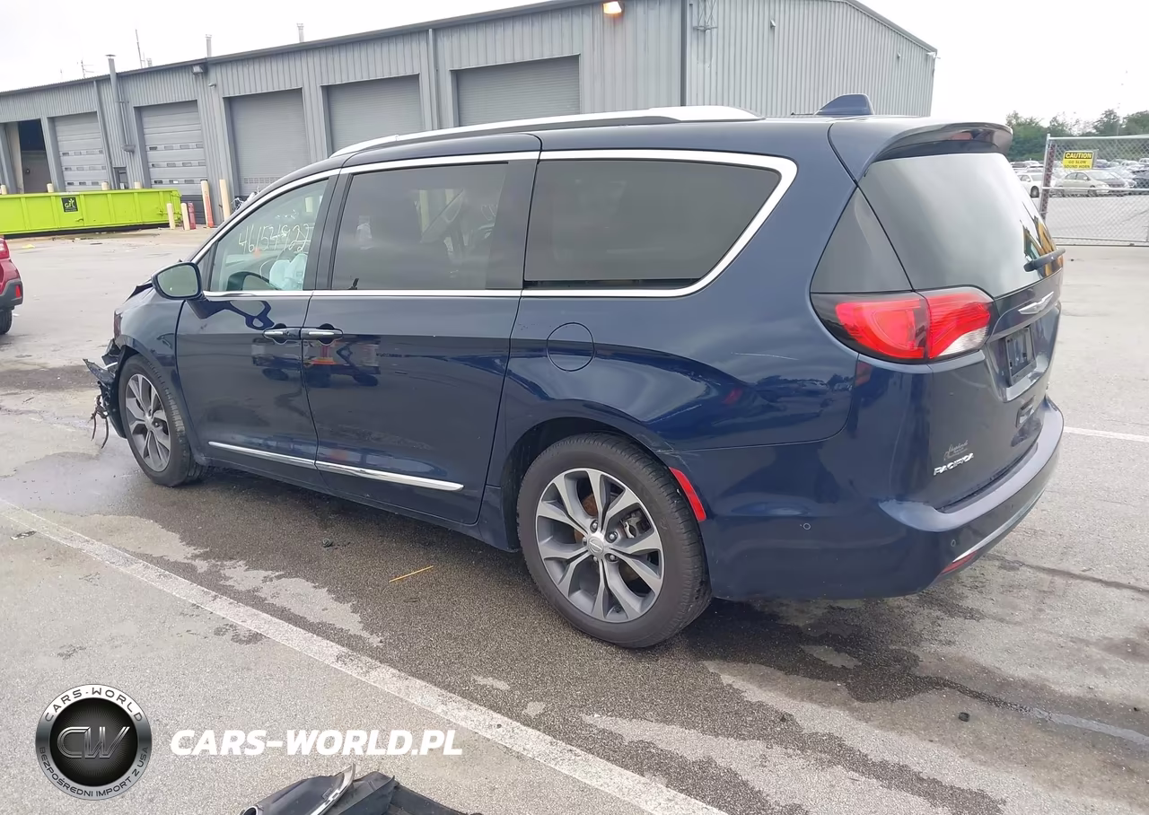 2017 Chrysler Pacifica Limited VIN:2C4RC1GG9HR689254 - 3