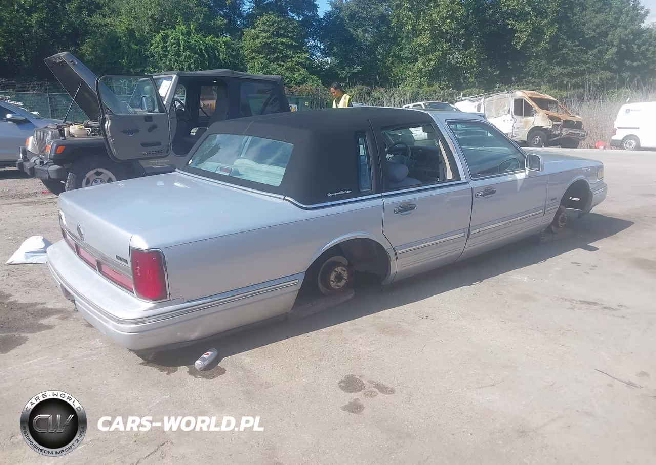 1996 Lincoln Town Car Sgn-Dmnd Anv-Cypress-Jn VIN:1LNLM82W1TY721480 - 4