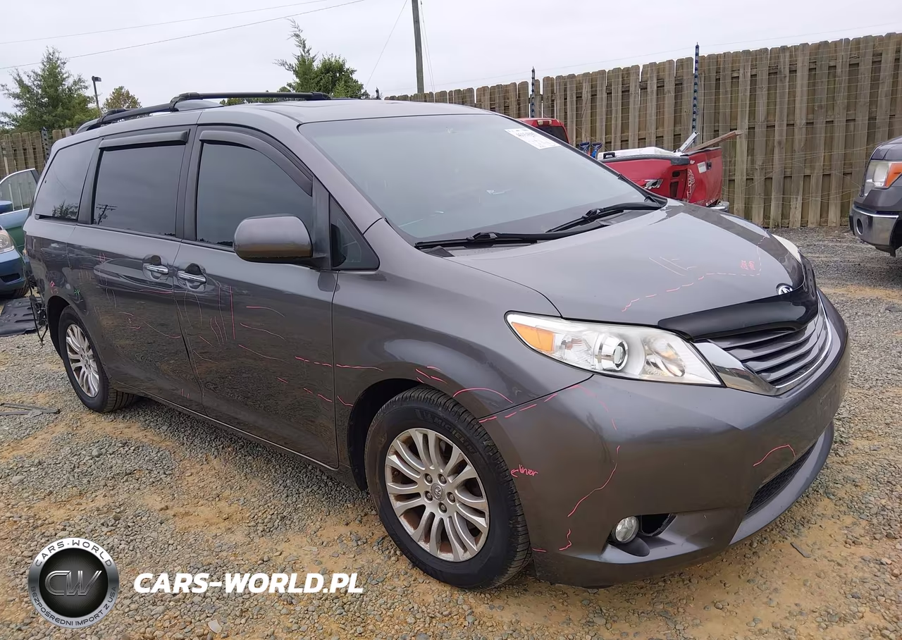 2017 Toyota Sienna Xle 8 Passenger