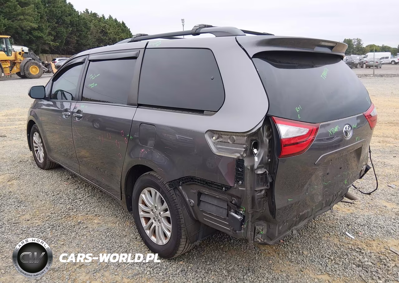 2017 Toyota Sienna Xle 8 Passenger VIN:5TDYZ3DC2HS855659 - 3