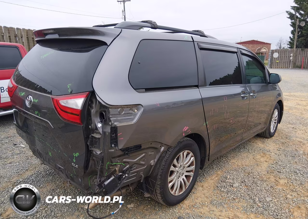 2017 Toyota Sienna Xle 8 Passenger VIN:5TDYZ3DC2HS855659 - 4