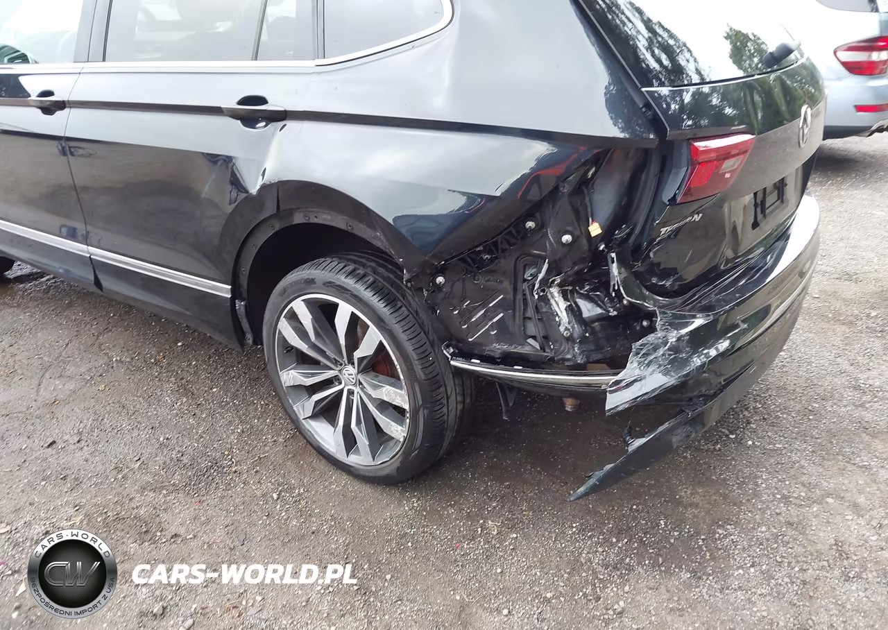 2018 Volkswagen Tiguan 2.0T Sel Premium VIN:3VV4B7AX4JM194547 - 6