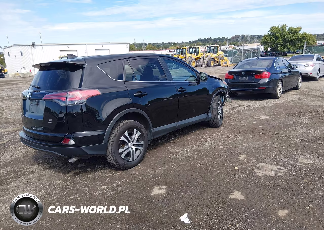 2018 Toyota Rav4 Le VIN:2T3BFREV3JW729316 - 4