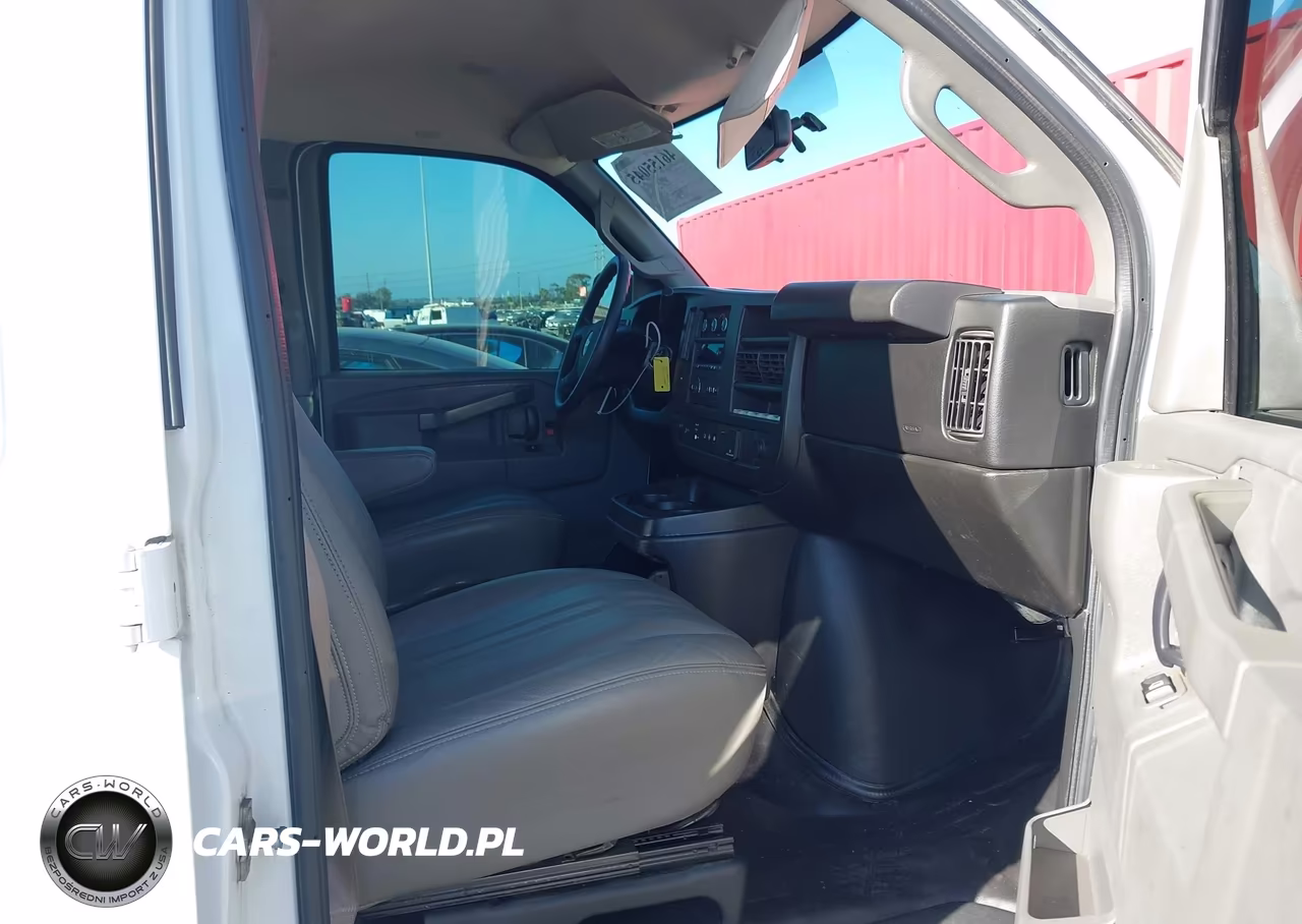 2018 Chevrolet Express 2500 Work Van VIN:1GCWGBFP6J1273994 - 5