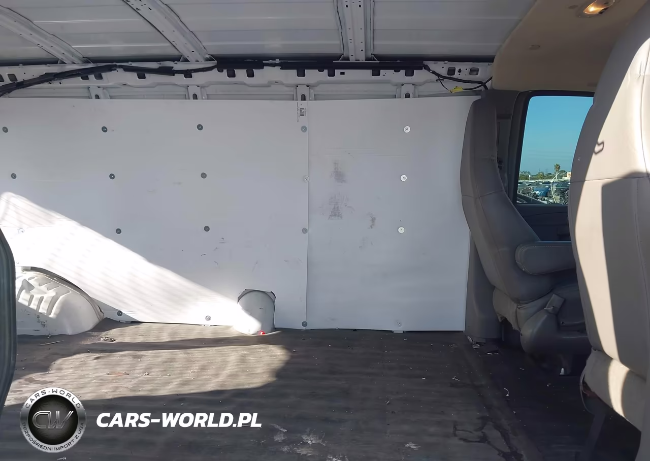 2018 Chevrolet Express 2500 Work Van VIN:1GCWGBFP6J1273994 - 8