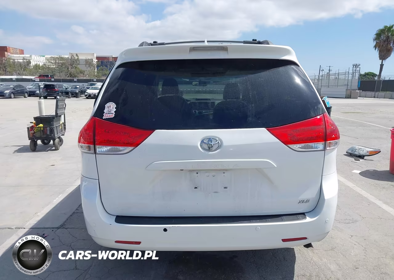 2013 Toyota Sienna Xle V6 8 Passenger VIN:5TDYK3DC5DS367630 - 16