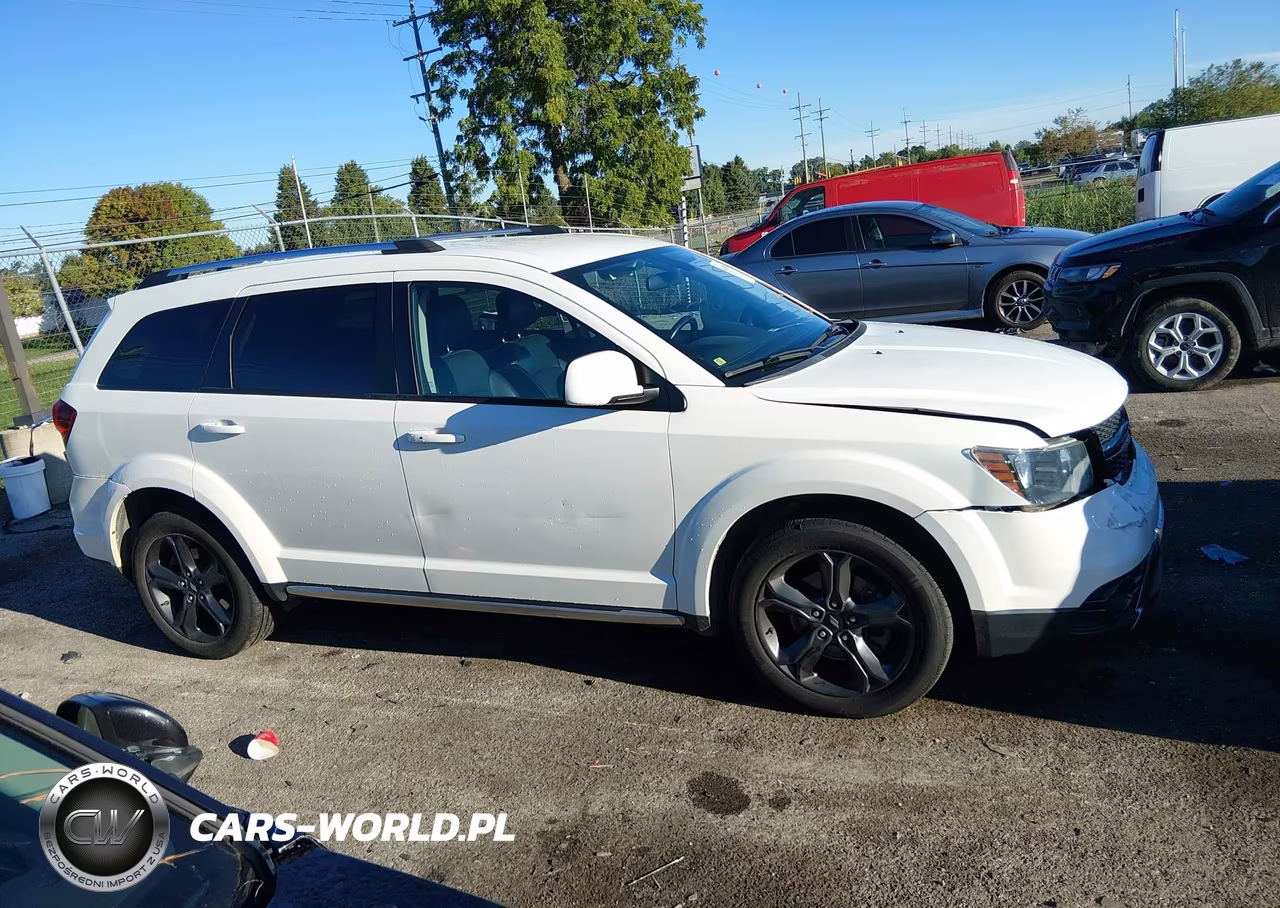 2018 Dodge Journey Crossroad VIN:3C4PDCGG5JT490091 - 13