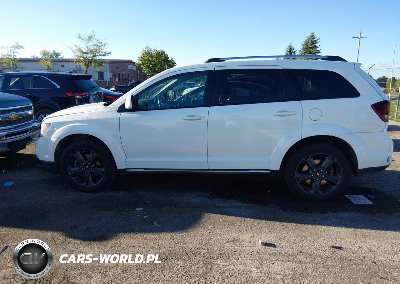 2018 Dodge Journey Crossroad VIN:3C4PDCGG5JT490091 - 14