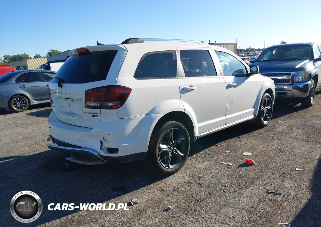 2018 Dodge Journey Crossroad VIN:3C4PDCGG5JT490091 - 4