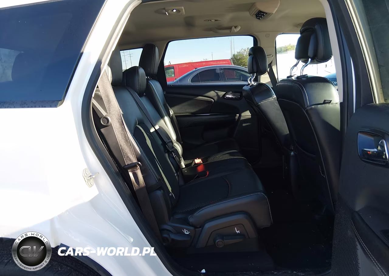 2018 Dodge Journey Crossroad VIN:3C4PDCGG5JT490091 - 8