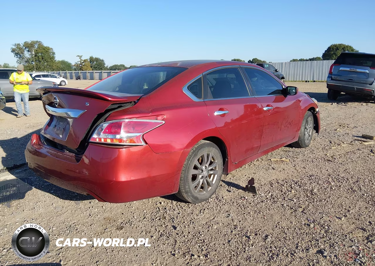 2015 Nissan Altima 2.5 S VIN:1N4AL3AP7FN404505 - 4