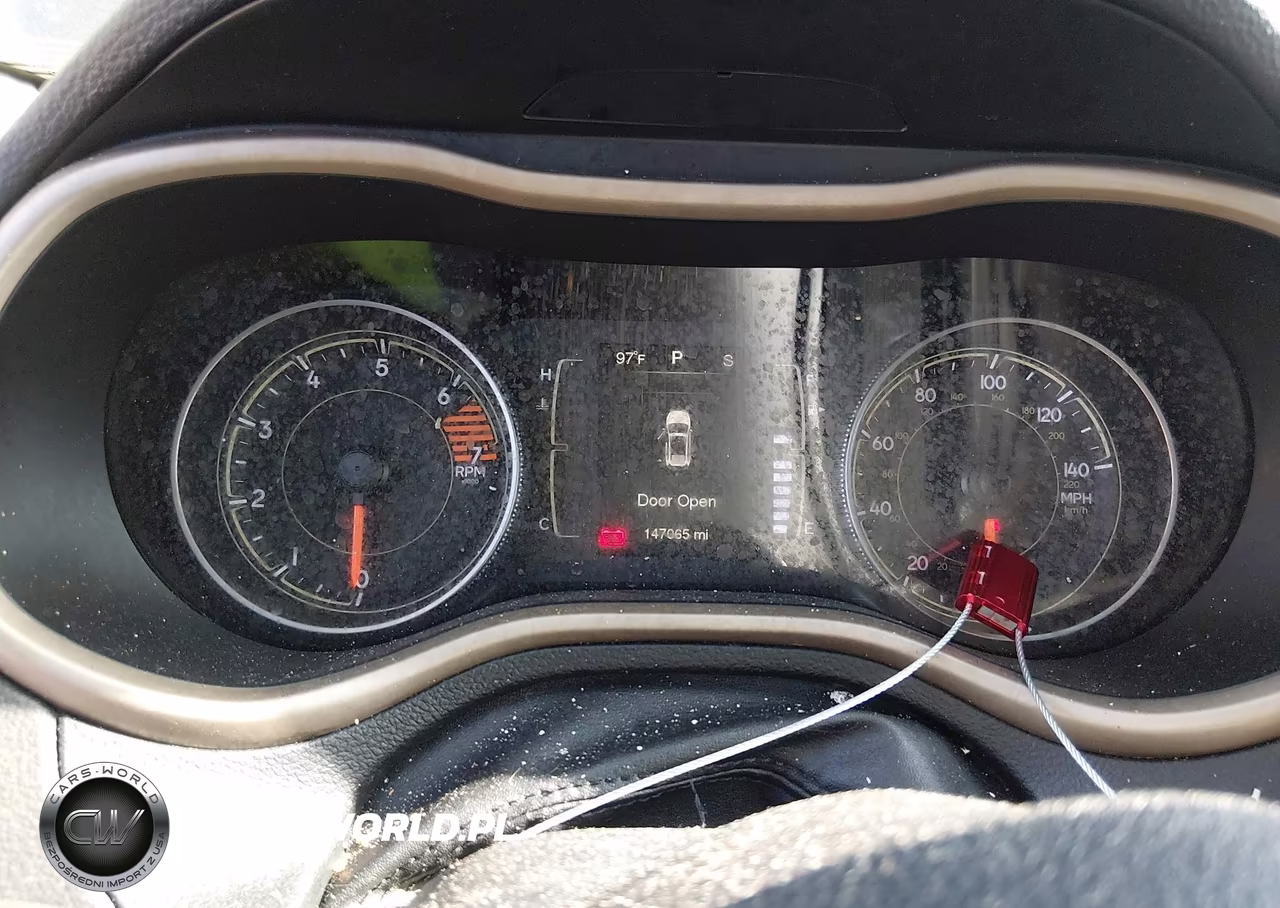 2016 Jeep Cherokee Altitude VIN:1C4PJMCB7GW205709 - 7