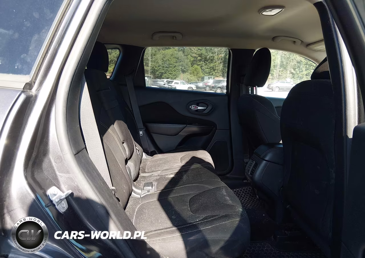 2016 Jeep Cherokee Altitude VIN:1C4PJMCB7GW205709 - 8