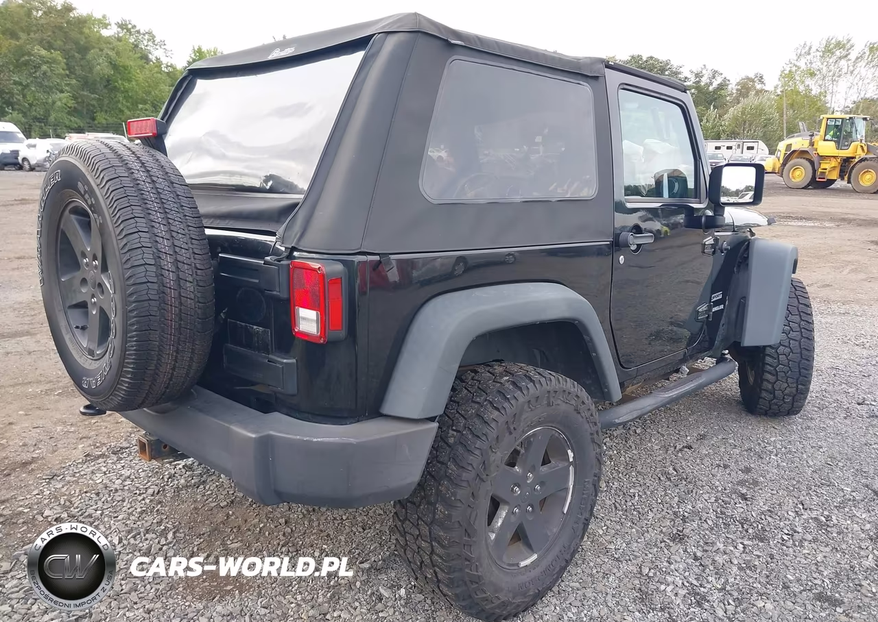 2015 Jeep Wrangler Sport VIN:1C4AJWAG0FL646324 - 4