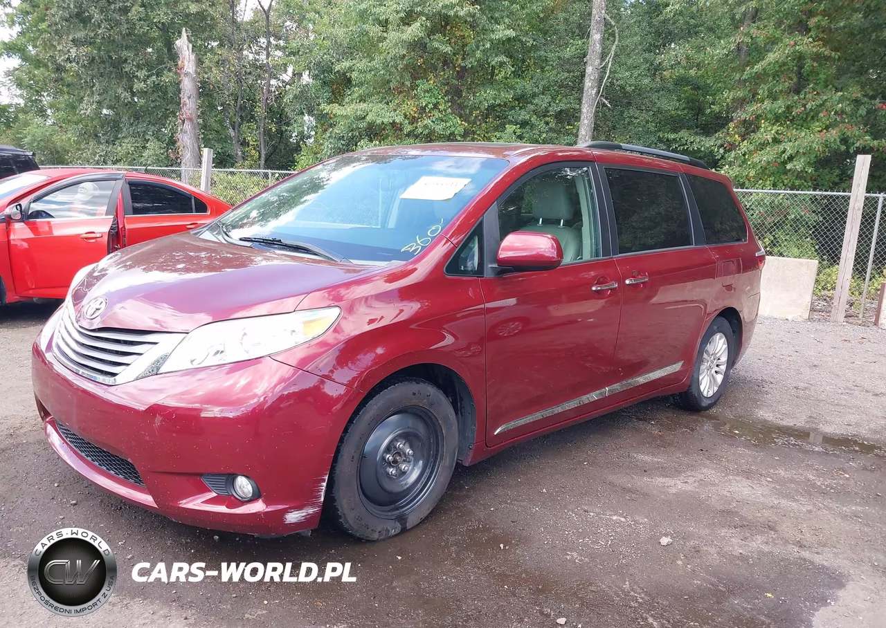 2015 Toyota Sienna Xle 8 Passenger VIN:5TDYK3DC3FS529564 - 2