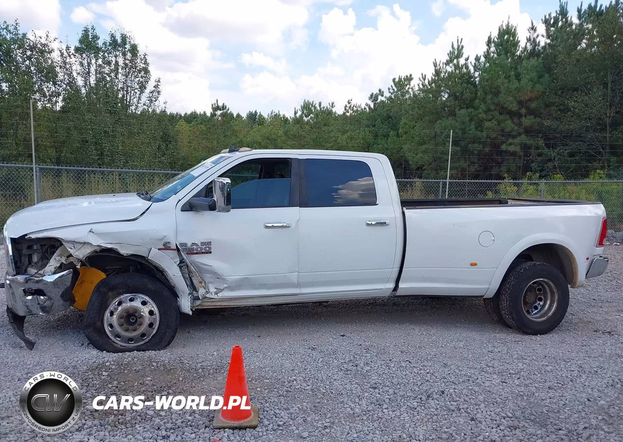 2013 Ram 3500 Laramie VIN:3C63RRJL5DG559925 - 14