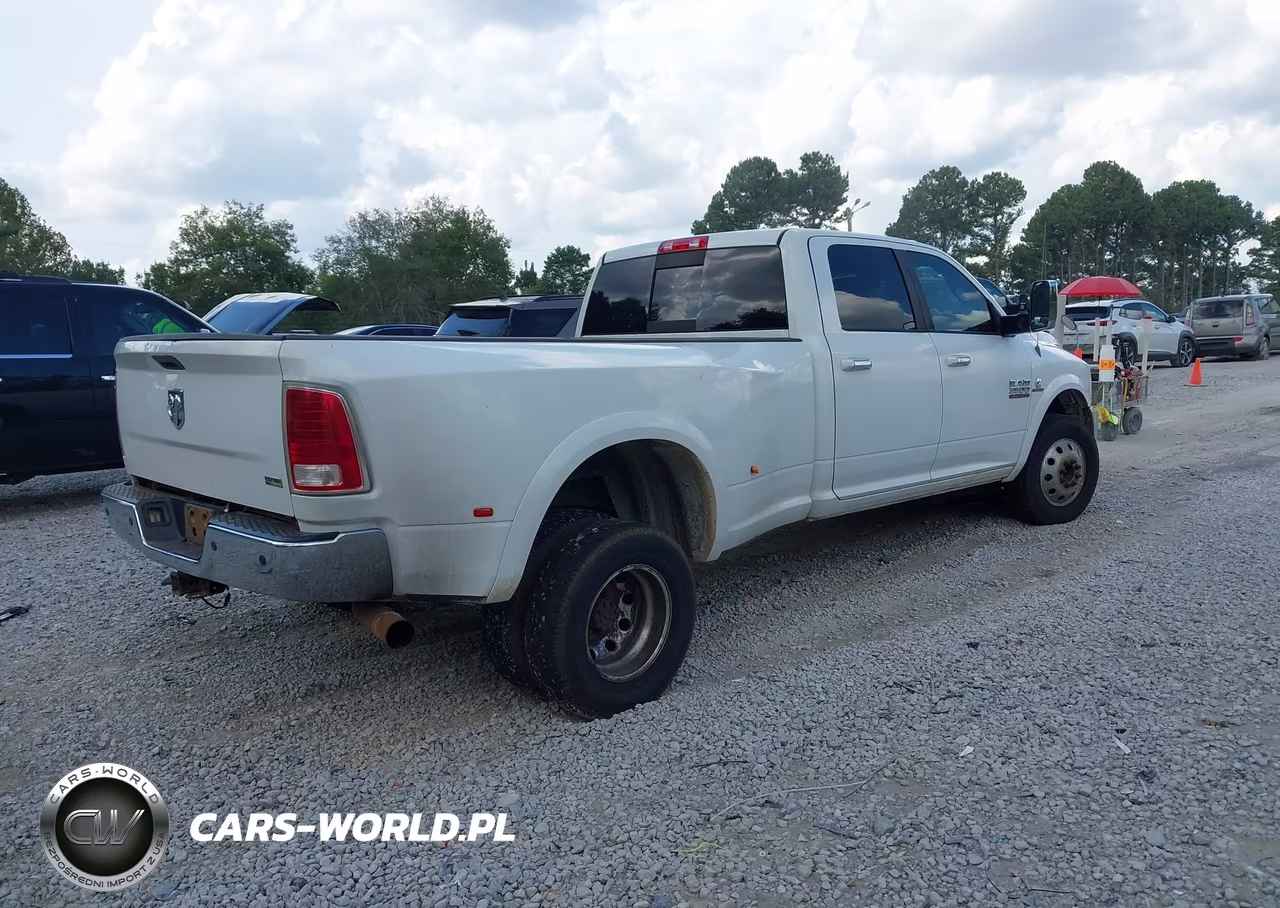 2013 Ram 3500 Laramie VIN:3C63RRJL5DG559925 - 4