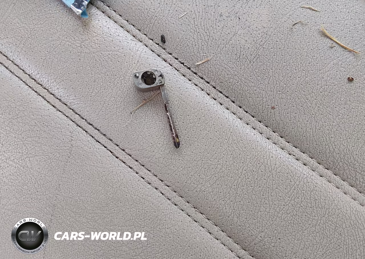 1996 Mercedes-Benz E 300D VIN:WDBJF20F3TJ008741 - 11