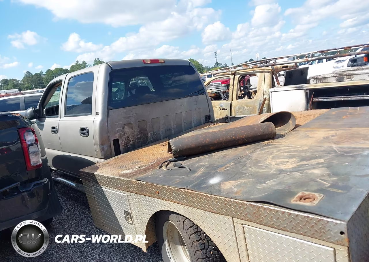 2003 Chevrolet Silverado 3500 Ls VIN:1GCJC33G93F152947 - 14