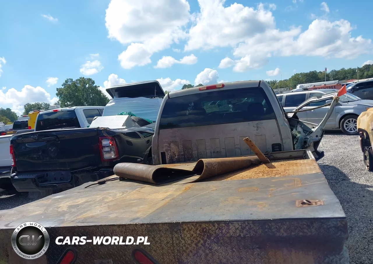 2003 Chevrolet Silverado 3500 Ls VIN:1GCJC33G93F152947 - 15