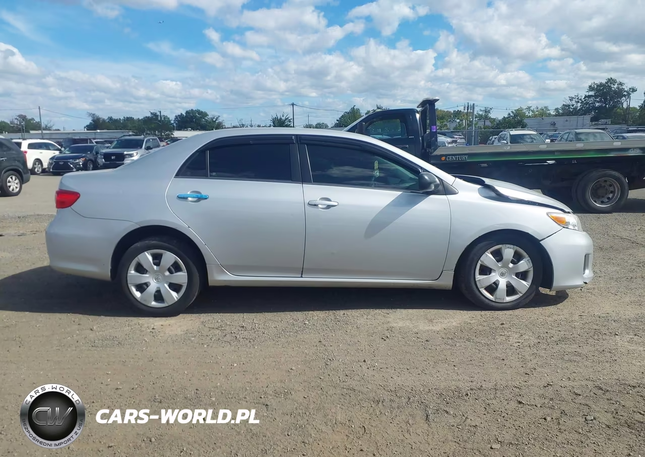 2013 Toyota Corolla Le VIN:2T1BU4EE9DC934176 - 13