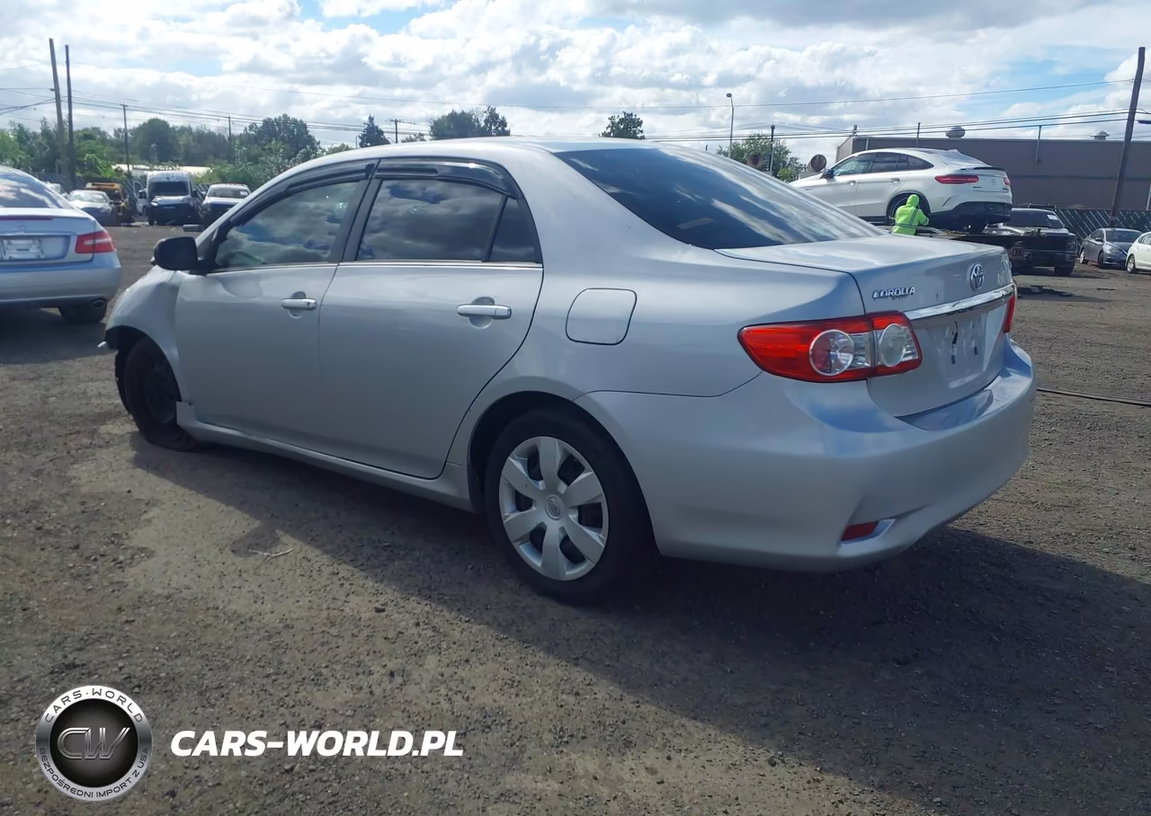 2013 Toyota Corolla Le VIN:2T1BU4EE9DC934176 - 3