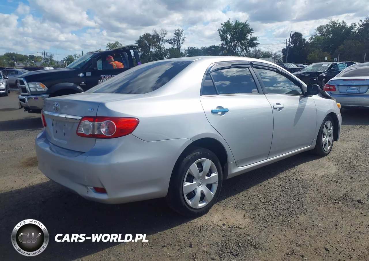 2013 Toyota Corolla Le VIN:2T1BU4EE9DC934176 - 4
