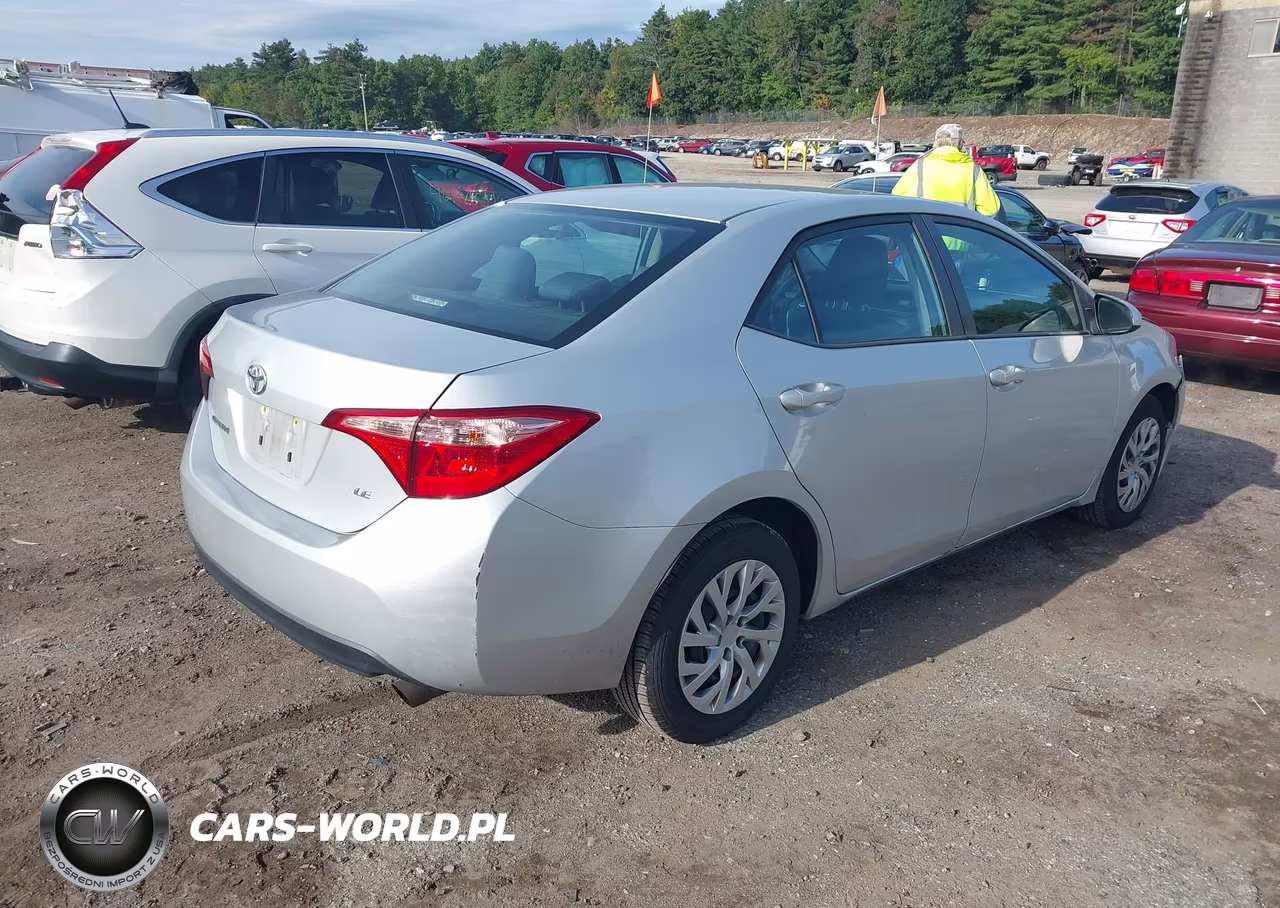 2019 Toyota Corolla Le VIN:2T1BURHE0KC151625 - 4