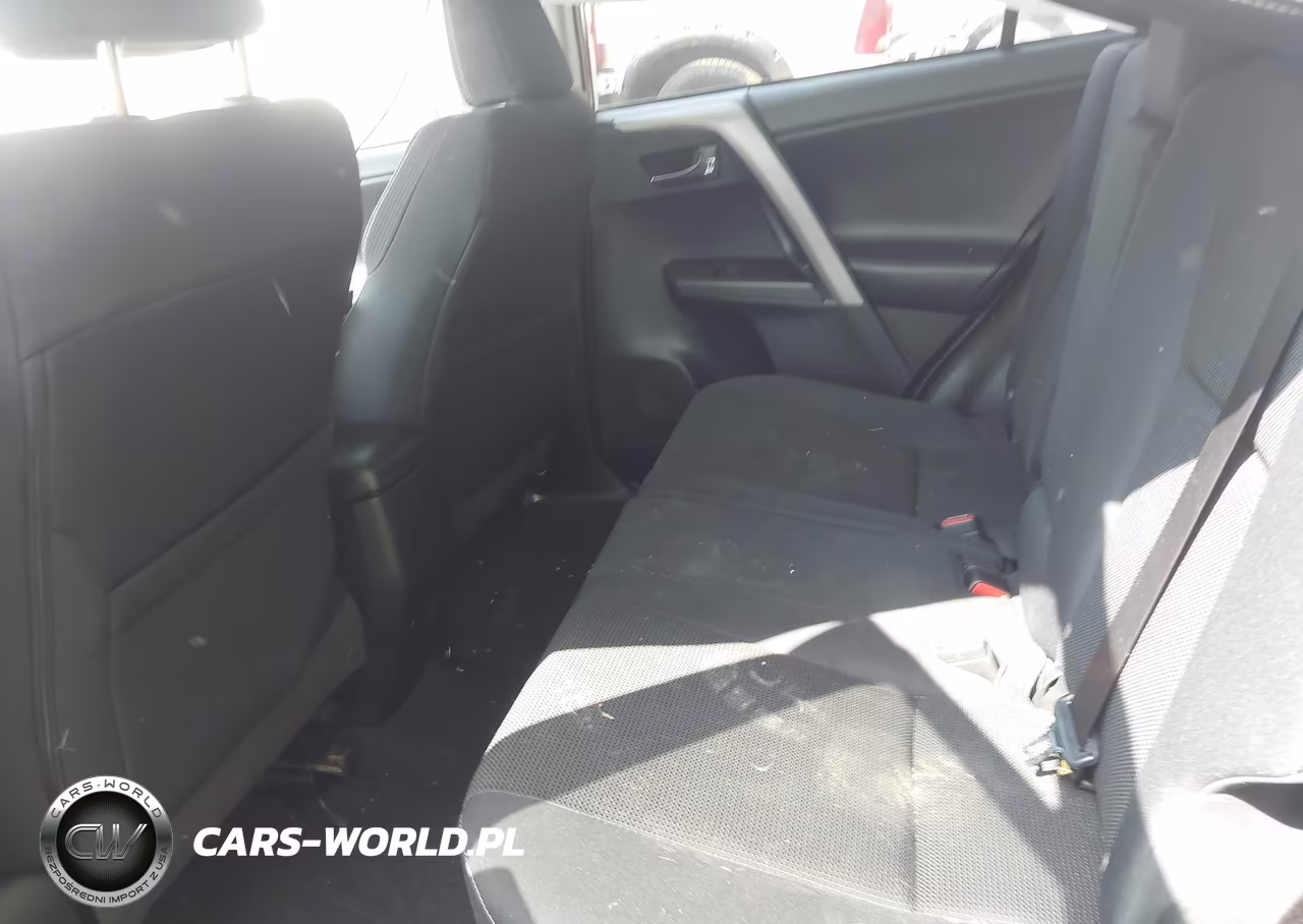 2018 Toyota Rav4 Xle VIN:2T3WFREV2JW472344 - 8