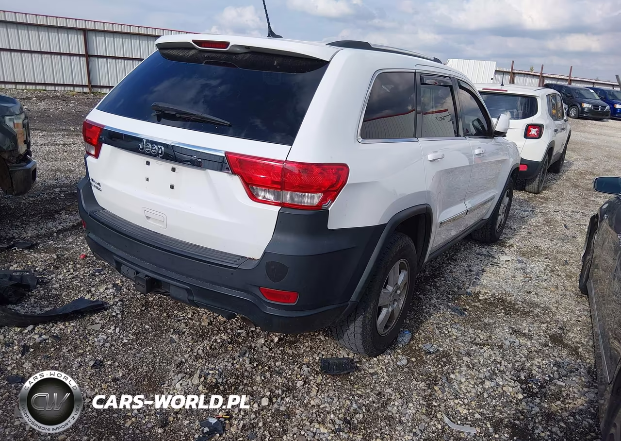 2013 Jeep Grand Cherokee Laredo VIN:1C4RJFAG2DC639276 - 4