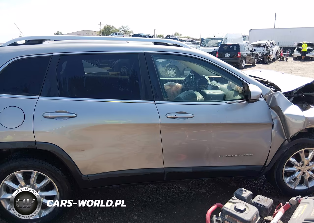 2015 Jeep Cherokee Limited VIN:1C4PJMDS2FW588097 - 13