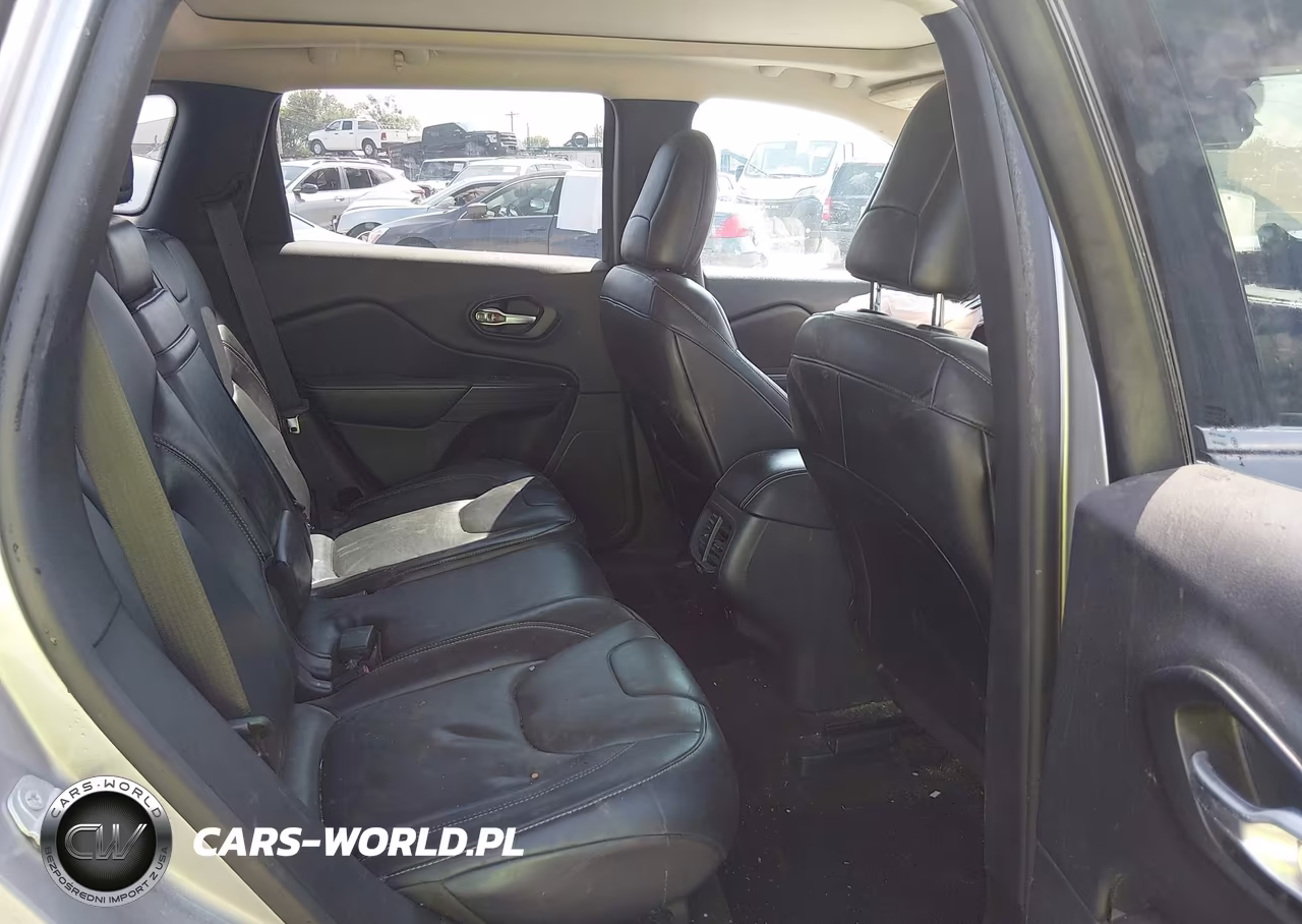 2015 Jeep Cherokee Limited VIN:1C4PJMDS2FW588097 - 8