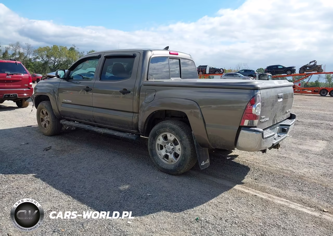 2012 Toyota Tacoma Double Cab VIN:3TMLU4EN5CM094892 - 3