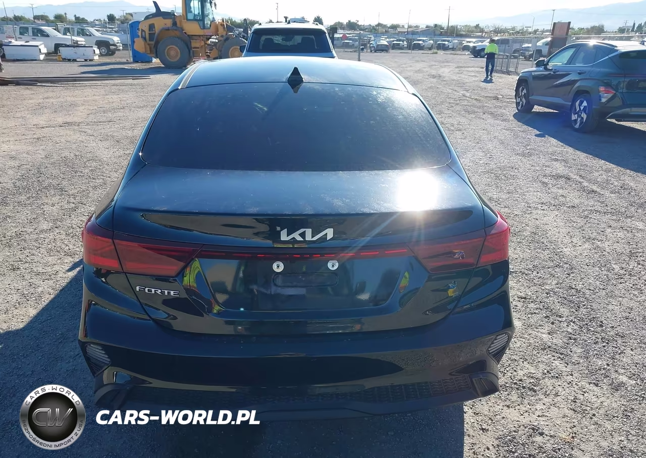2022 Kia Forte Lxs VIN:3KPF24AD2NE464080 - 16